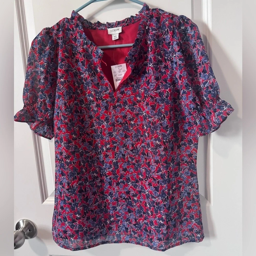 NWT J. Crew Women's Top - Red and Blue Floral Short Sleeve Size XS